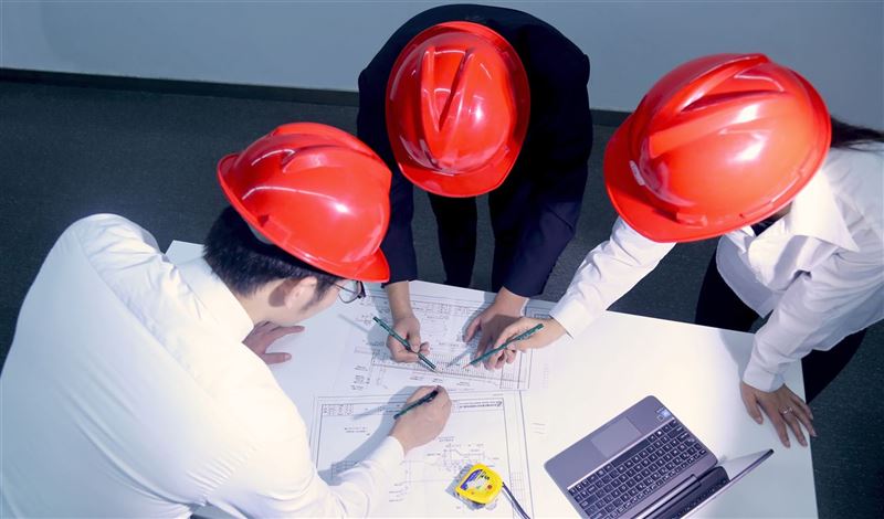 降低投資風(fēng)險(xiǎn)，安培龍超募投資項(xiàng)目延期至2027年5月