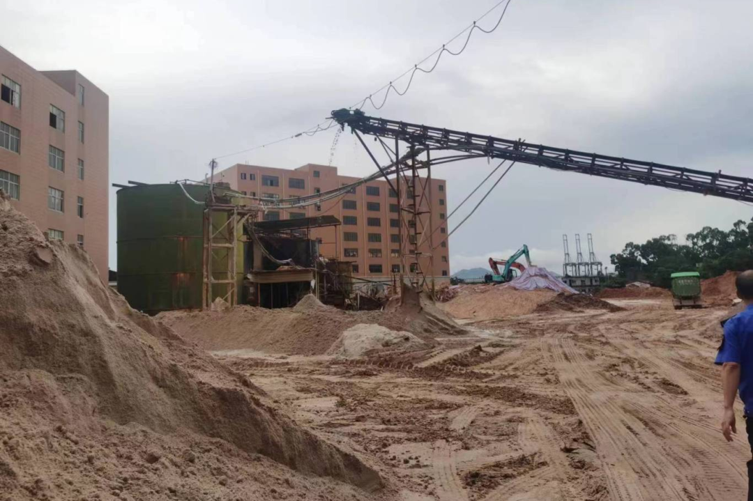 粉塵飛揚(yáng)代價(jià)大！廈門一企業(yè)被罰萬元，老板腸子都悔青了！