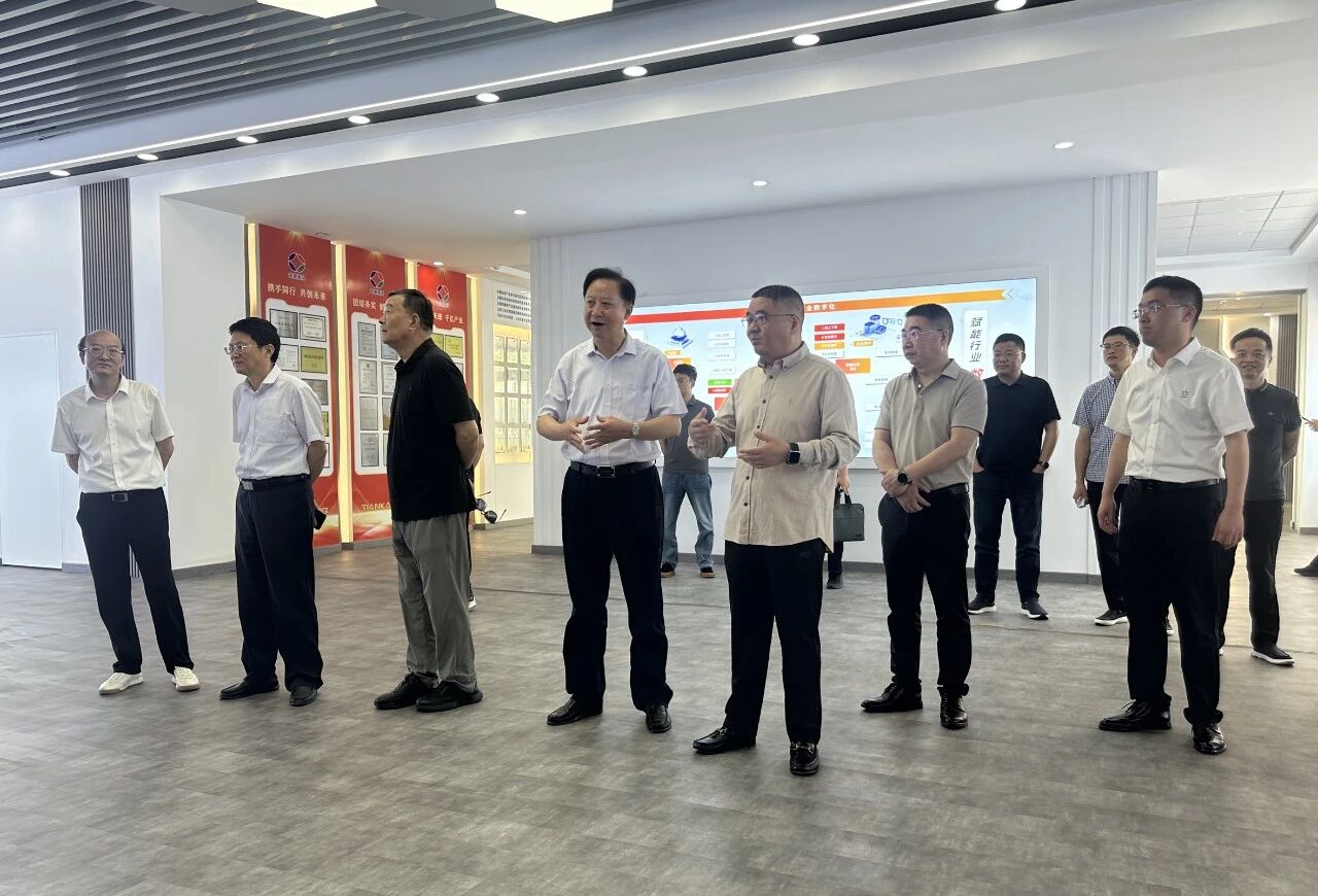 省人大委员、财经委主任委员黄晓武调研安徽天康集团